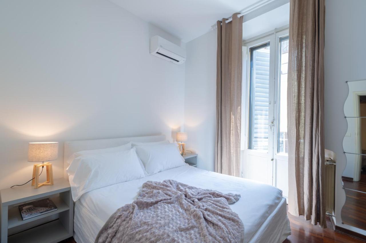 - Novella Balcony Firenze